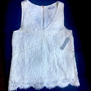 Lace v-neck sleeveless blouse